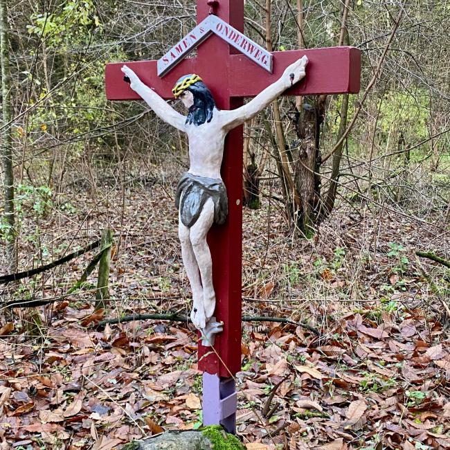 Veldkruis in de bossen bij Hof van Kronenberg